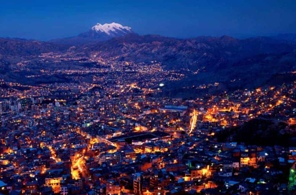 Vista de la ciudad de La Paz, que fue declarada como una de las 7 ciudades maravillosas el año 2014 por la Organización 7 Wonders.