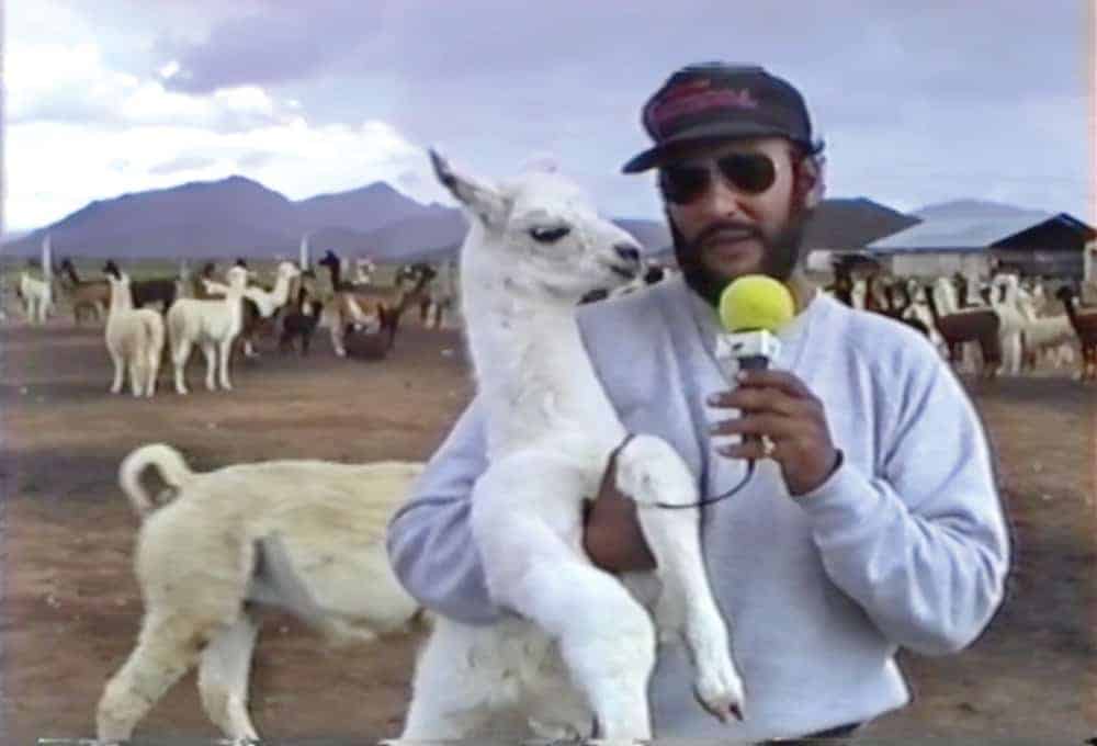 Dr. De La Peña realizando un programa de “Bolivia Agropecuaria”.